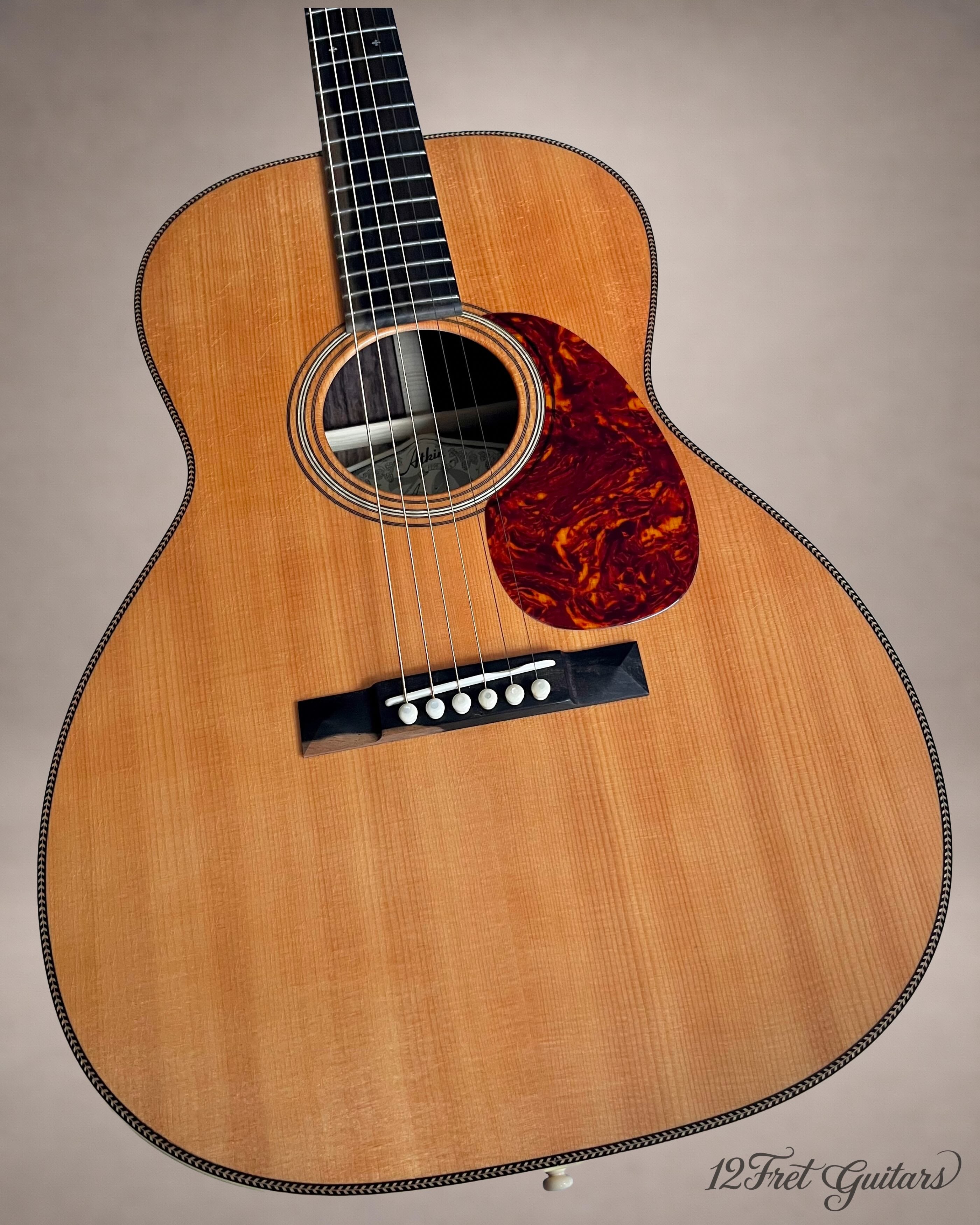 Atkin 00037S Akustikgitarre – freischwebende Ansicht