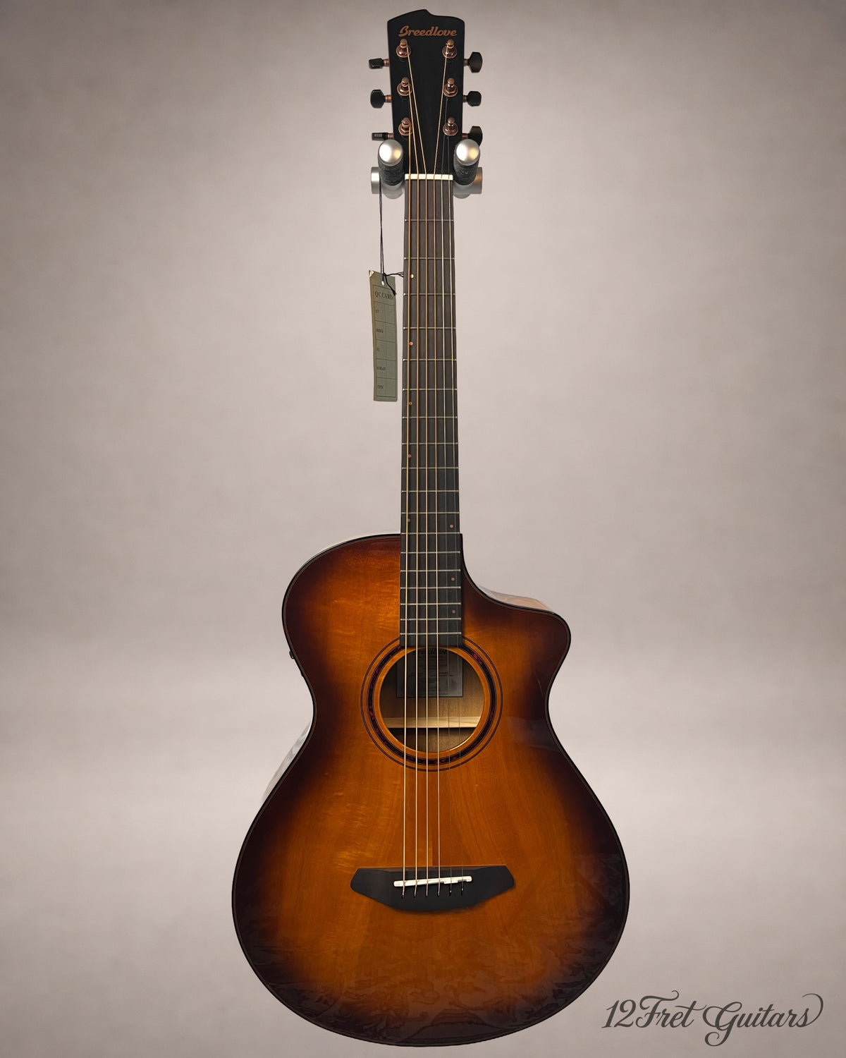 Gesamtansicht der Breedlove Pursuit Exotic S Concertina von vorn