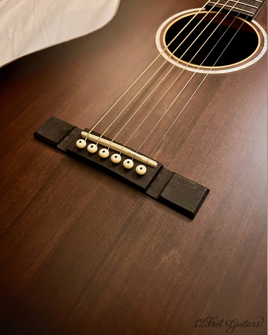Vintage V440AQ Historic (2019) Akustikgitarre Details